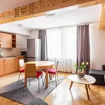 Apartament Krzeptowskiego 33